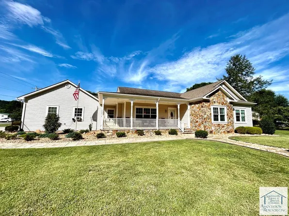 14 Process Rd, Fieldale, VA 24089