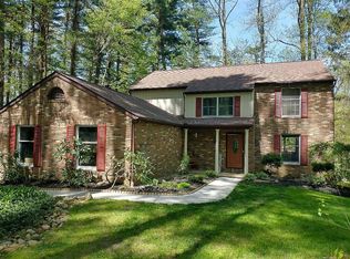 11890 Raintree Dr, Chardon, OH 44024