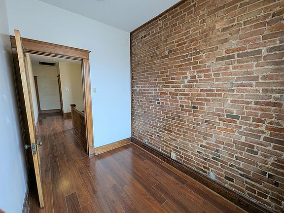 4th image of 3627 Pennsylvania Ave #2F