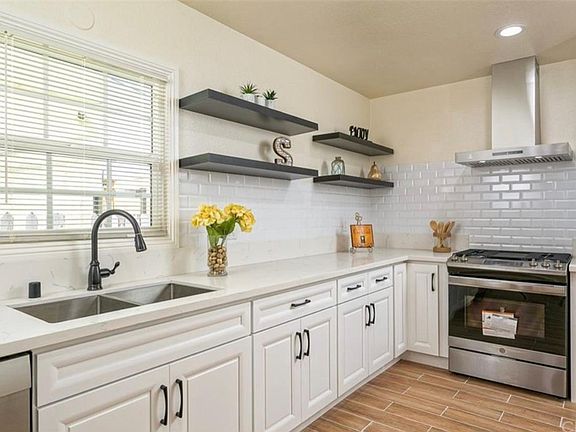 5th image of 4011 W 30th St