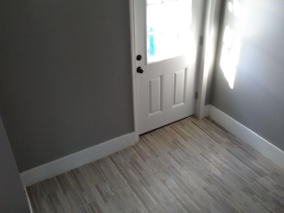 Lower Mud Room / Entranceway