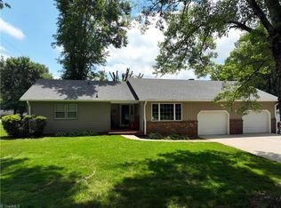 321 Shoals Rd, Pinnacle, NC 27043