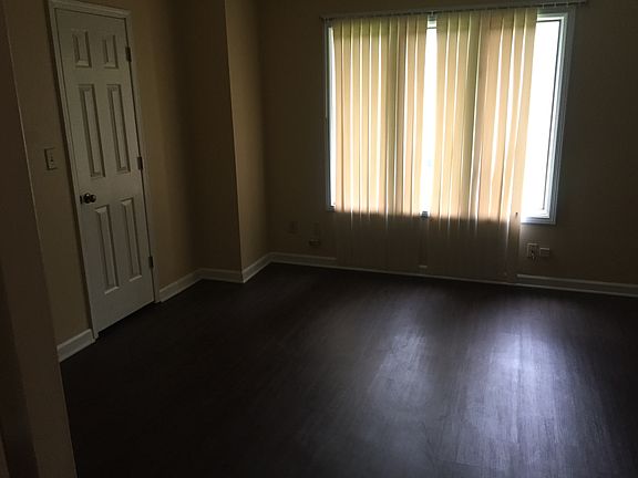 4th image of 2786 Country Ct SE
