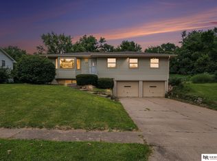 7716 Manderson Cir, Omaha, NE 68134