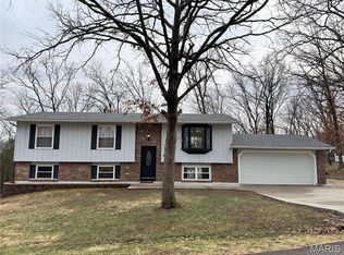 8 Dogwood Ln, Hillsboro, MO 63050