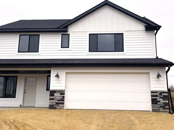 330 Sweetwater Ct, Saint Charles, MN 55972
