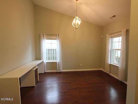 4th image of 108 Porch Swing Way