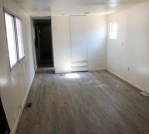 2nd image of 325 W Hess Ave