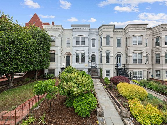 Lovely office space steps from the Capitol