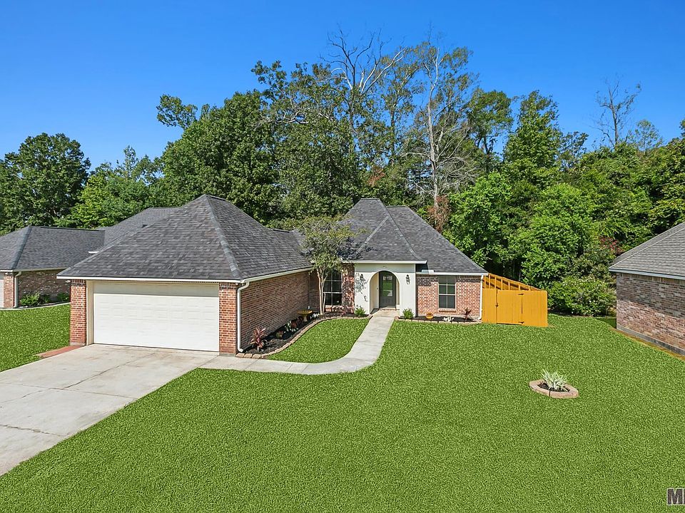 1st image of 15051 Sherwood Dr