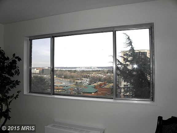 3rd image of 2059 Huntington Ave APT 703