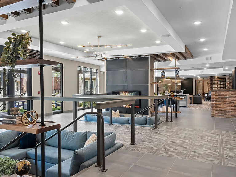District Midtown — Photo 12