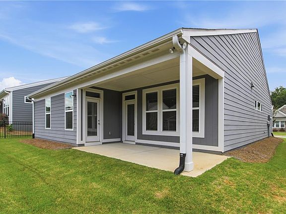 5th image of 210 Balsam Dr