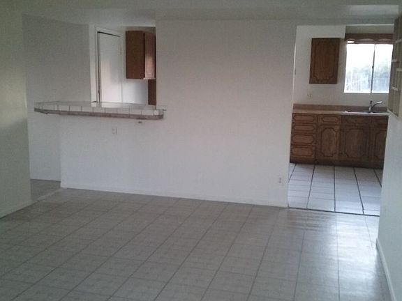 3rd image of 934 S Ironwood Dr