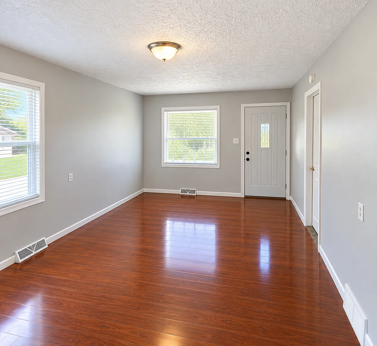 2 bed, 816 sqft, $1,350 — Photo 2