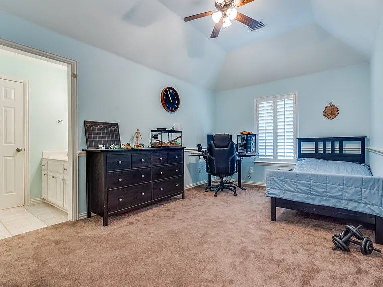 11649 Keystone Dr — Photo 24