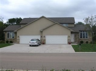 N9047 Spring Valley Rd, MENASHA, WI 54952