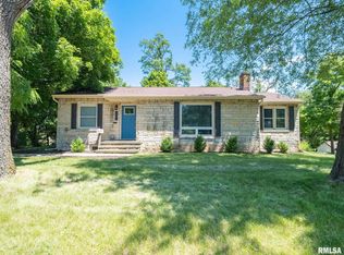 207 Monroe St, Washington, IL 61571