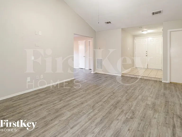 4439 Algernon Dr — Photo 4