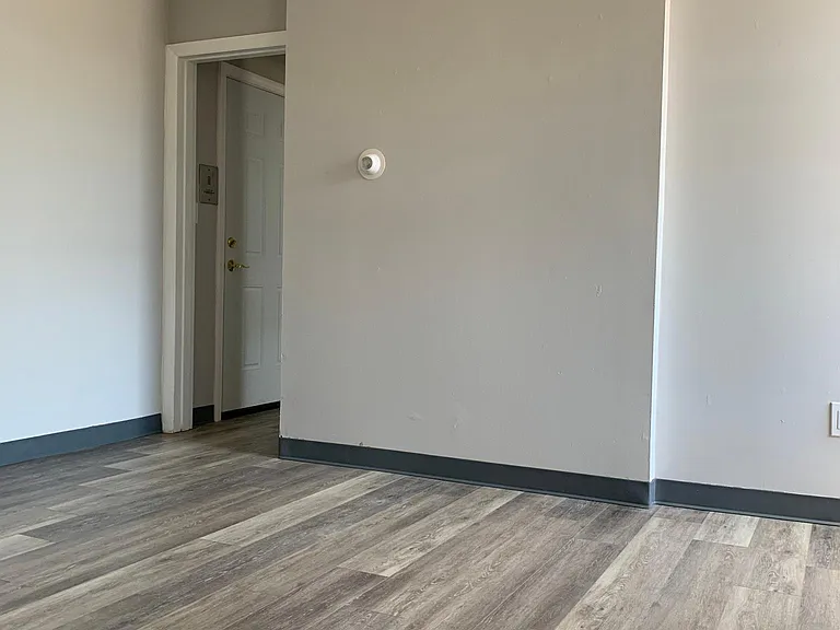 32 Chestnut St #27 — Photo 7