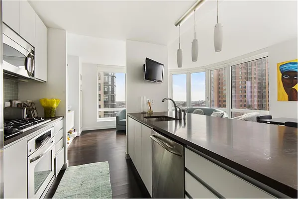 Rented by Compass | media 14