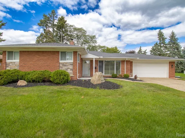 33660 Wood St, Livonia, MI 48154