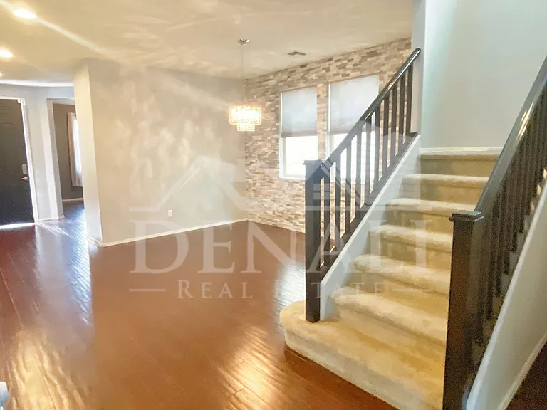 51 S 57th Pl — Photo 9