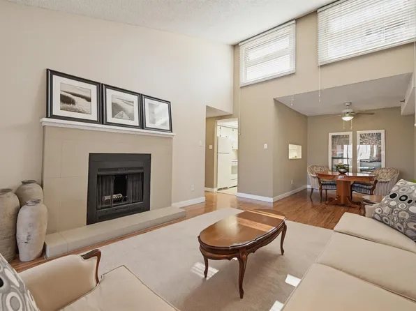 10171 119th St NW #403, Edmonton, AB T5K 1Z1