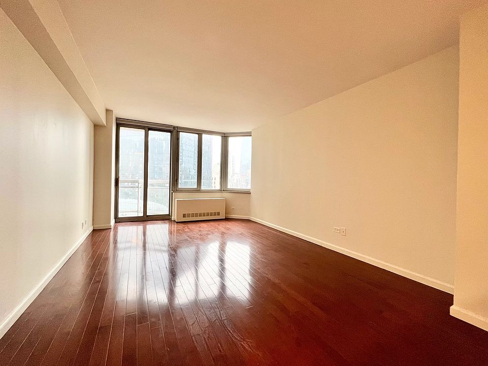 1st image of 500 W 43rd St APT 15C