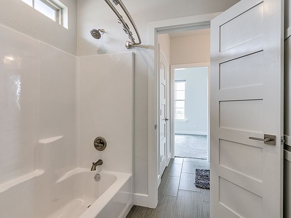 5th image of 2798 Bethany Dr NE