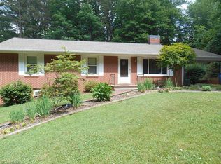 122 Willis Rd, Mount airy, NC 27030