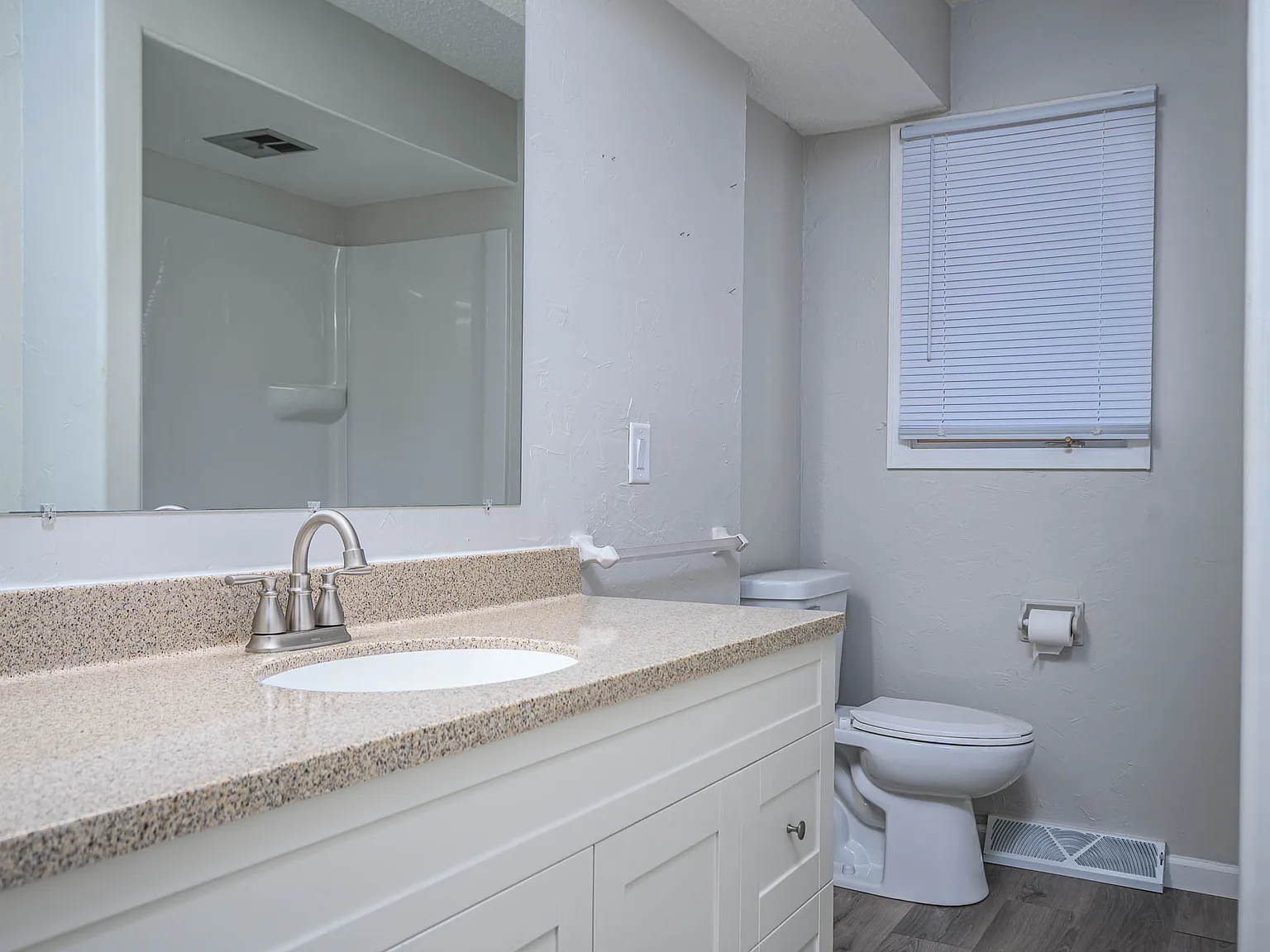 2 bed, 1200 sqft, $1,200 — Photo 4