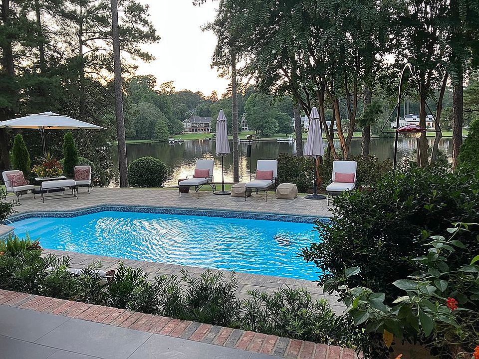 2nd image of 5069 Lakeshore Dr