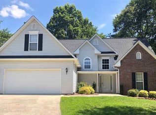 4 Oliver Ct, Simpsonville, SC 29681