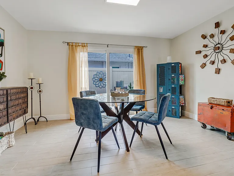 10180 Vanderbilt Dr — Photo 8