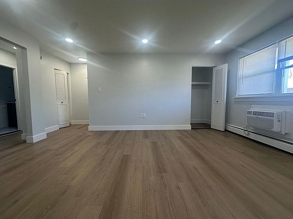 3rd image of 60 Moser Rd #70-08