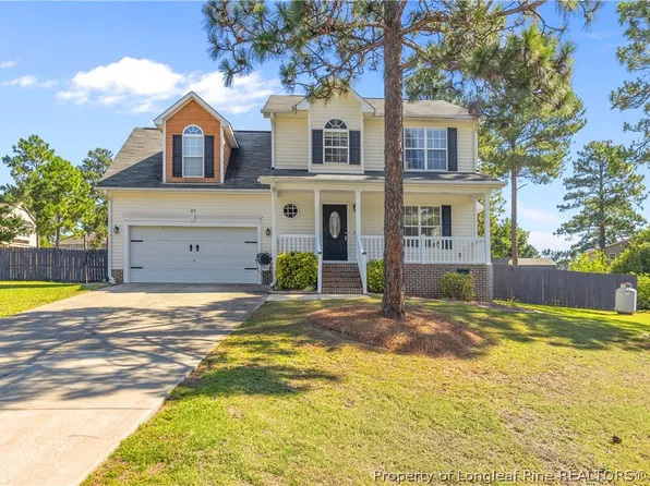 85 Cobblestone Dr, Spring Lake, NC 28390