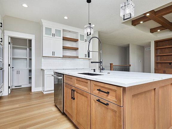5th image of 16616 Deerview Dr