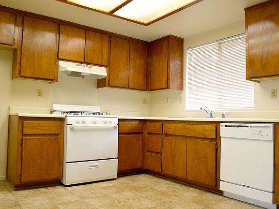 4th image of 14782 Sequoia St #Dt-0010