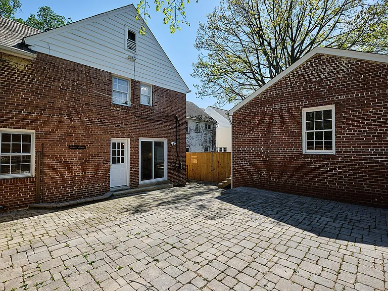 1600 Foxhall Rd NW — Photo 43