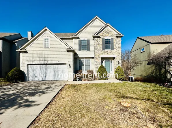 15252 W 158th Ter, Olathe, KS 66062