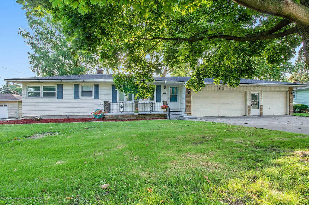 1112 N Creyts Rd photo 1