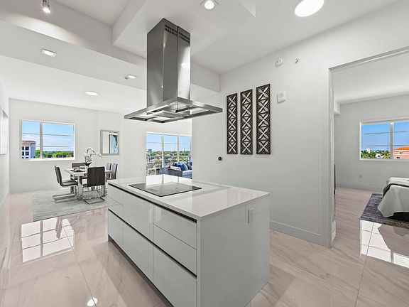 4th image of 155 E Boca Raton Road #723