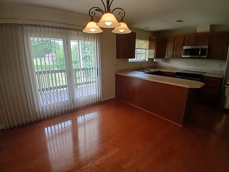 1614 Forest Hills Dr — Photo 6