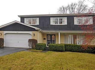 330 Birkdale Rd, Lake Bluff, IL 60044