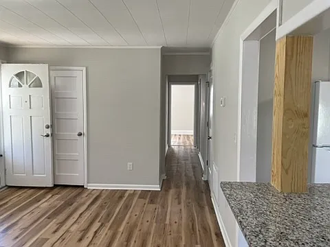 3 bed, 894 sqft, $1,775 — Photo 3