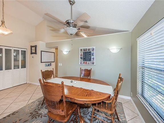 4th image of 5465 Friarsway Dr