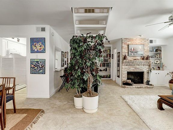 4th image of 5524 Beverlyhill St APT 1