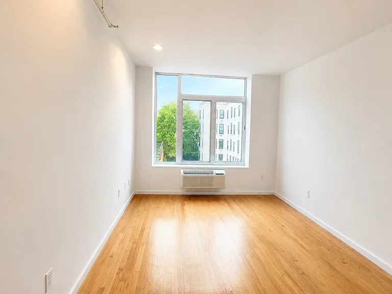 97 Grand Ave #5V — Photo 11