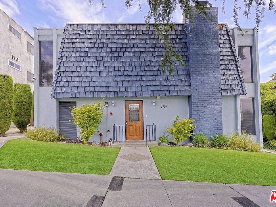 1st image of 135 W 64th Pl